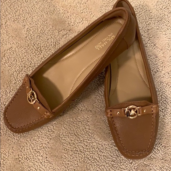 Size 6 Left!Price is LOW ❤️NWOT- Michael Kors, - Picture 7 of 7